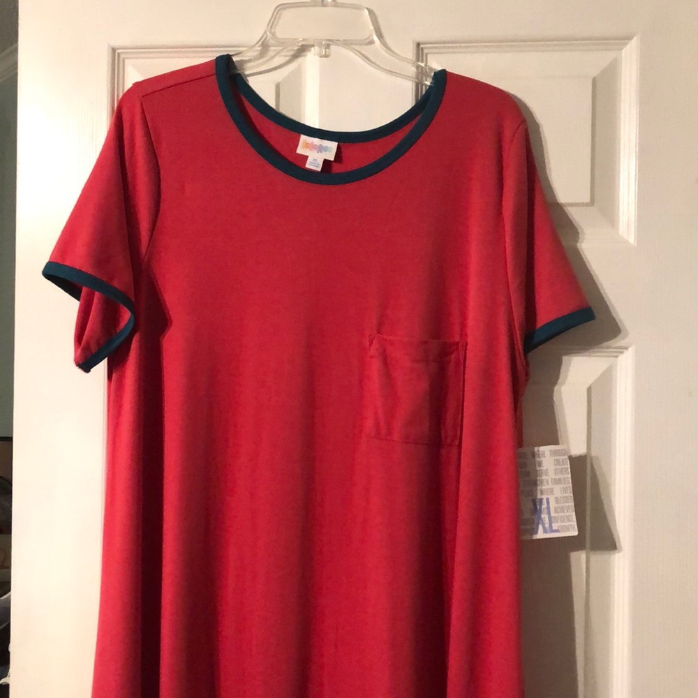 NWT lularoe Carly XL fits like an 18/20